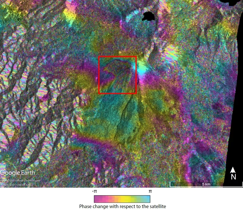 This interferogram shows the change detected on the surface of the Pacaya volcano between January 21 and February 2, 2021. The data shows deformation on the west and southwest flanks (red box) due to the accumulation of lava. Credits: Judit Gonzalez Santana, Dr. Christelle Wauthier, Penn State University. Copyright contains modified Copernicus Sentinel data (2021), processed by ESA.