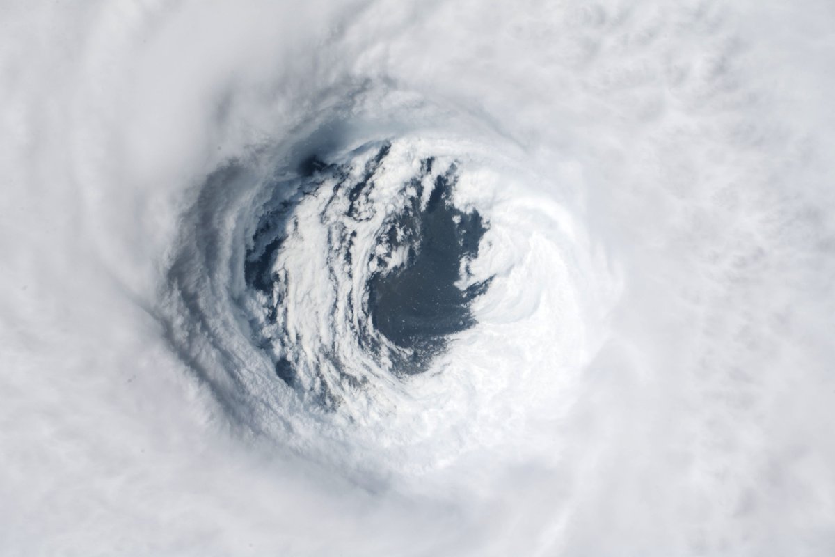 digital camera images of the Hurricane Michael eyewall