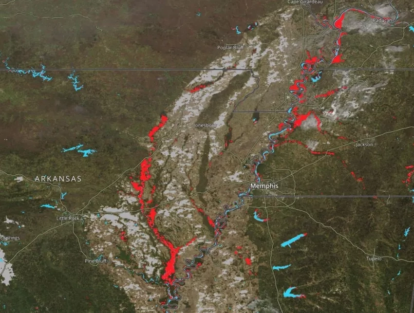This MODIS image shows areas of flooding in south-central United States on April 4, 2021. Surface water is shown in cyan/blue and flood water in red. In this imagery, both the 2- and 3-day product layers are visible. Credits: NASA LANCE Program