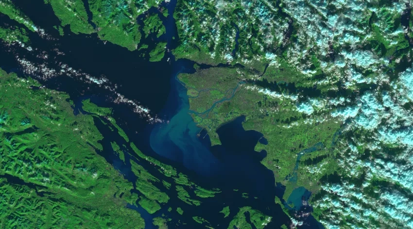 This image derived from ESA Sentinel-2 shortwave infrared satellite observations shows water in shades of blue and can help to identify potentially flooded regions in Abbotsford, British Columbia, on Nov. 16, 2021, 11:16 am PST (19:16 UTC).  Credits: NASA / Contains modified Copernicus Sentinel data (2021), processed by ESA.