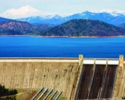 Shasta Dam with a view of Shasta Lake